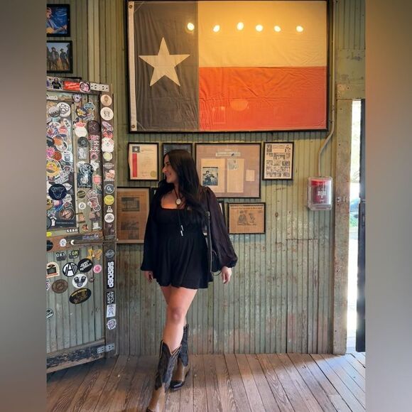 UO black long sleeve romper - Picture 1 of 6